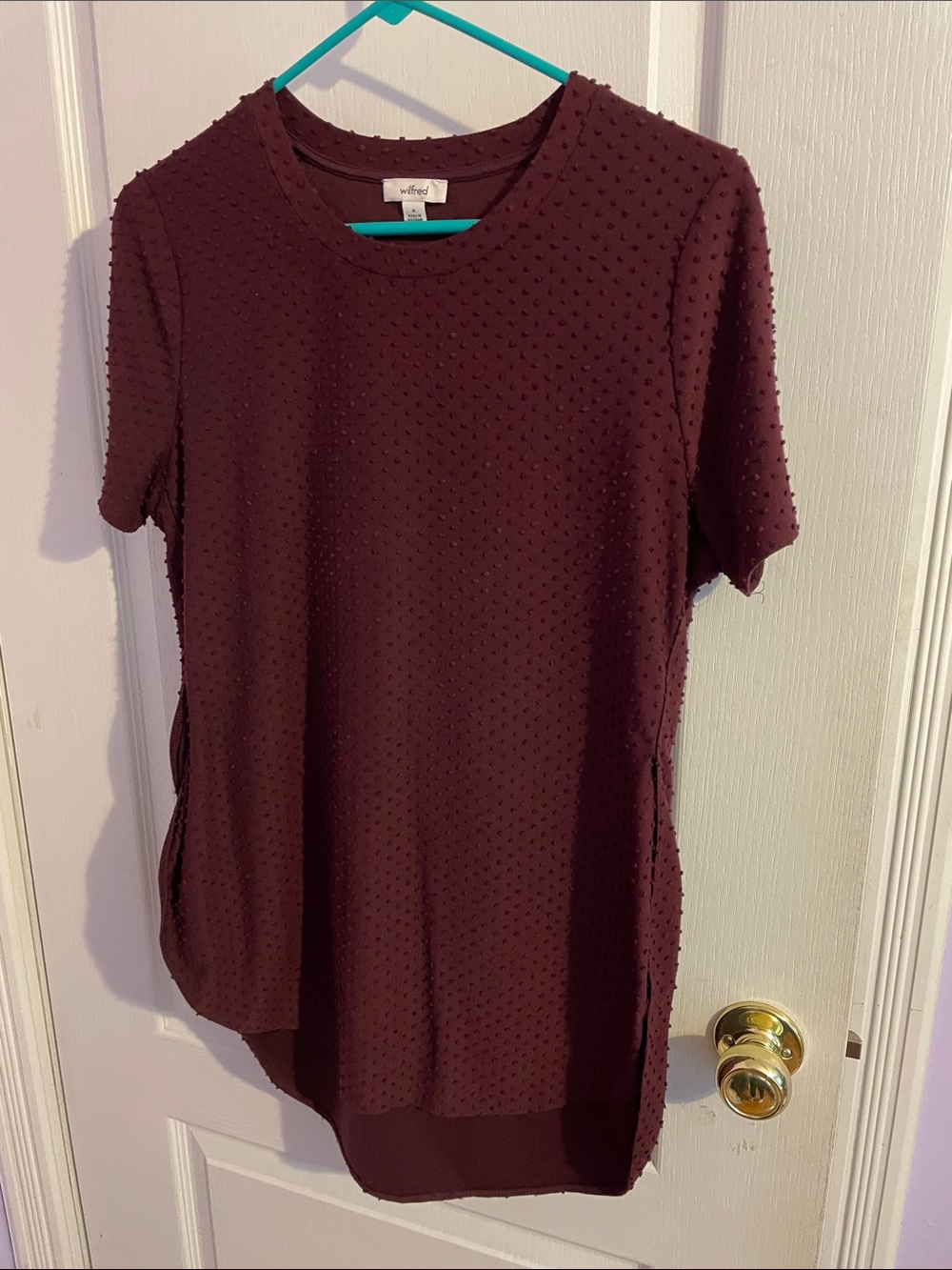 Aritzia Wilfred Burgundy Swiss Dot Textured Crewneck Tee - Size Medium